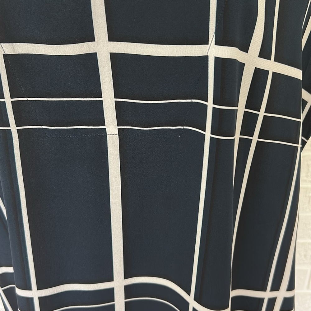 Vince Navy and White Checkered silk mini with pockets - Picture 4 of 8